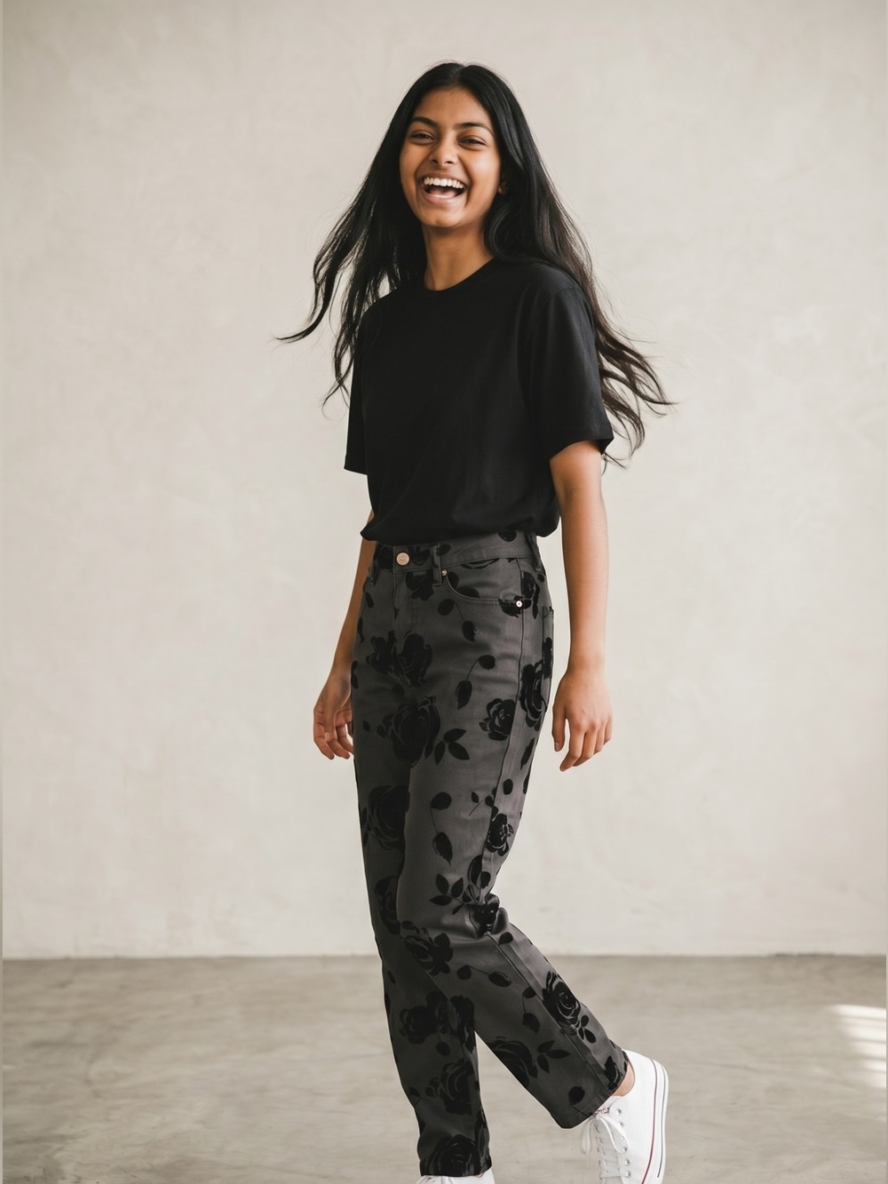 Women Wild Fable  Black Floral Jacquard Straight-Leg Pants Size 4. Super Cute
